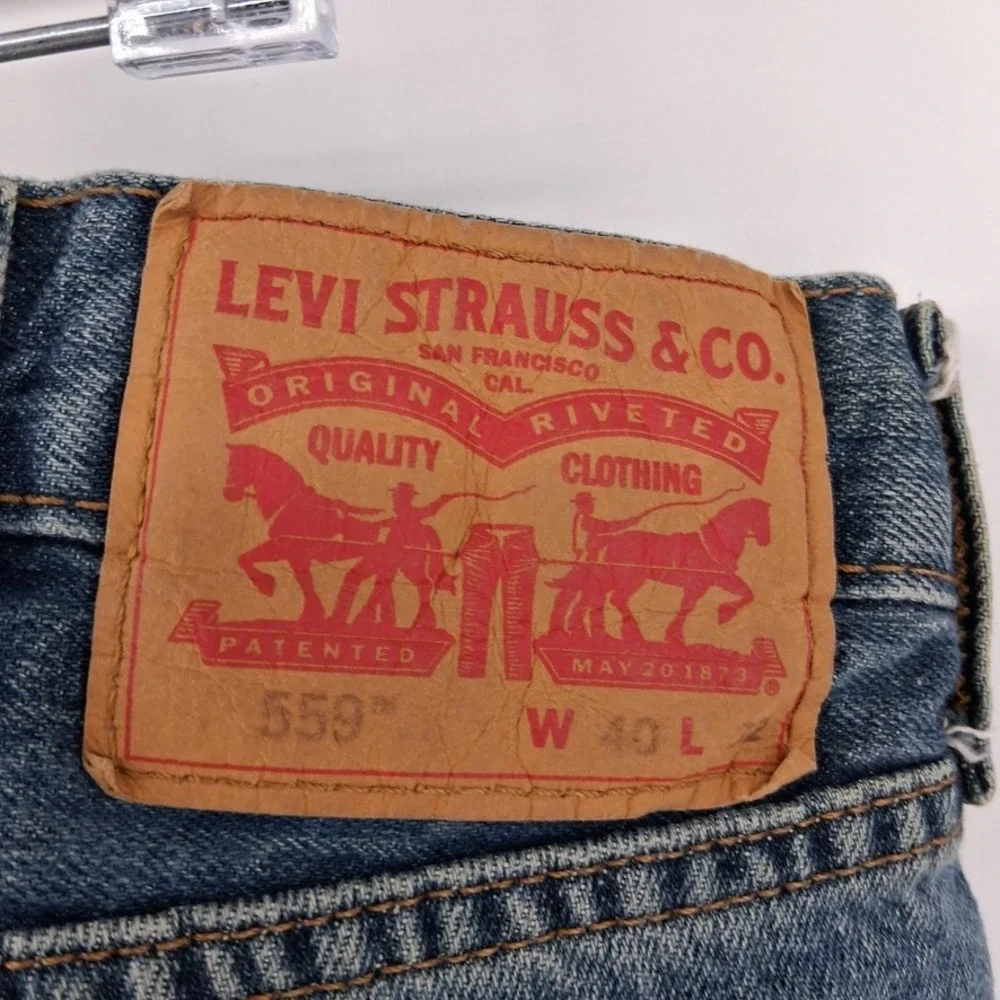 Levi's 550 Jeans Mens 40x30 Medium Wash Blue Relaxed Fit Five Pocket Solid